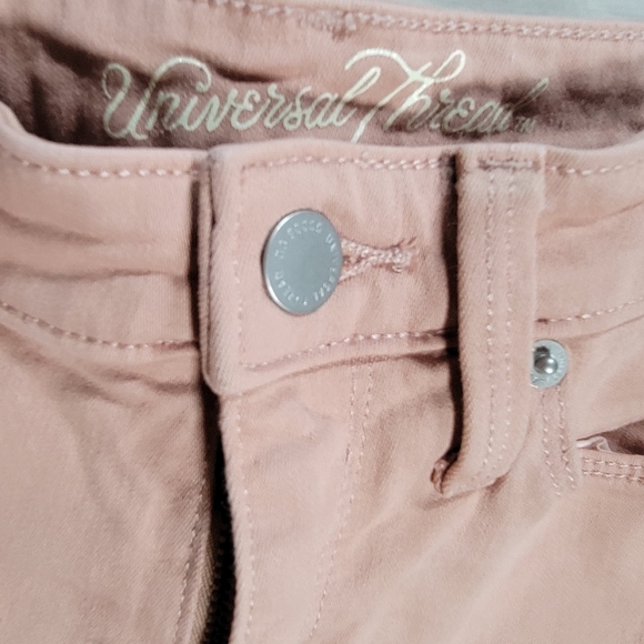 Universe Thread pink denim 2/26 shorts. Frayed bottoms cute and nice. ⛱️🌊🏖 - Picture 2 of 8